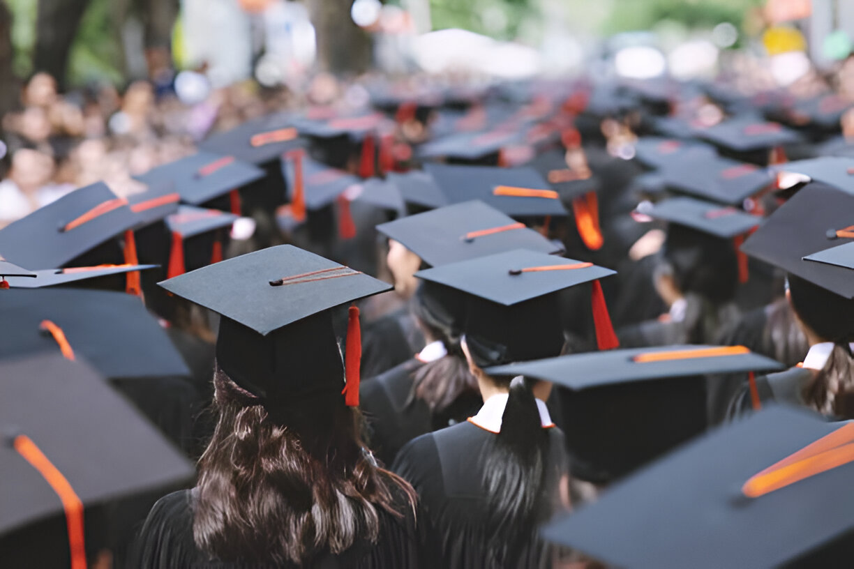 These Four Financial Tips Will Put Recent College Graduates on a Solid Path